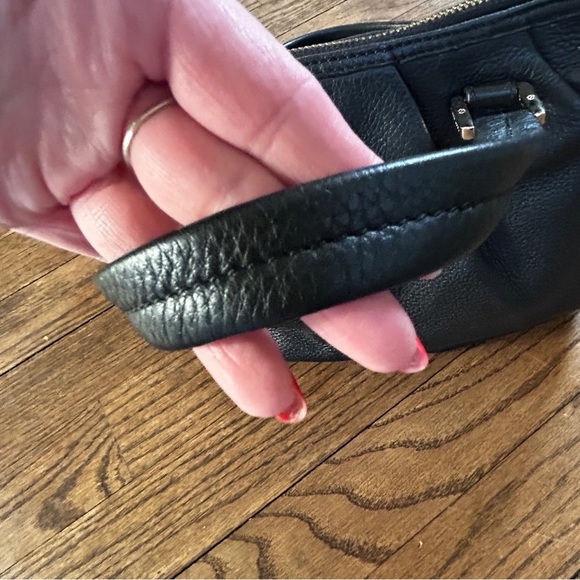 Tory Burch All T Elegant Black Leather Handbag Satchel - Picture 2 of 13